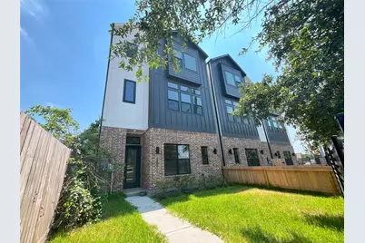 326 Eastwood Street, Houston, TX 77011 - Photo 1