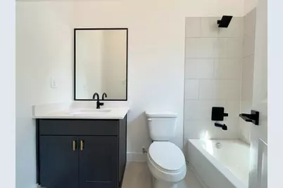 326 Eastwood Street, Houston, TX 77011 - Photo 17