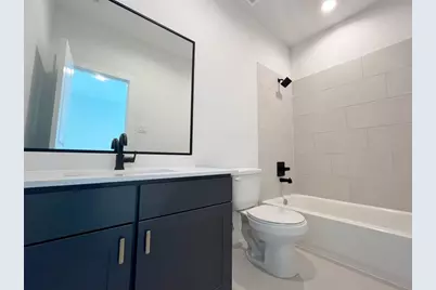 326 Eastwood Street, Houston, TX 77011 - Photo 15