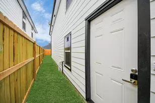 8213 Richland Dr, Houston, TX 77028 - Photo 35
