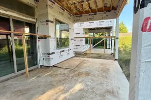 735 E 8th 1/2 St, Houston, TX 77007 - Photo 9
