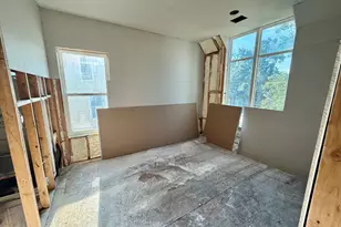 735 E 8th 1/2 St, Houston, TX 77007 - Photo 15