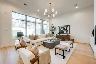 735 E 8th 1/2 St, Houston, TX 77007 - Photo 11