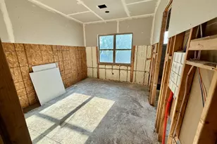 735 E 8th 1/2 St, Houston, TX 77007 - Photo 13