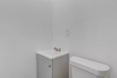 5622 Woodgreen Street, Houston, TX 77033 - Photo 17