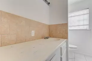 5622 Woodgreen St, Houston, TX 77033 - Photo 21