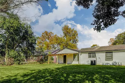 5622 Woodgreen Street, Houston, TX 77033 - Photo 31