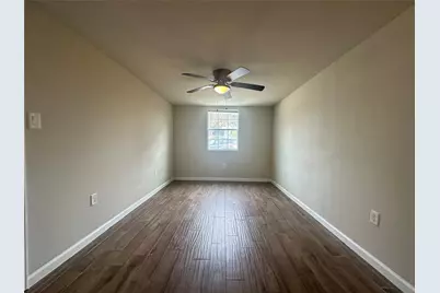 605 E Hunnicutt Street #A, Baytown, TX 77520 - Photo 5