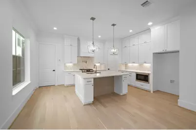 2916 Virginia St, Houston, TX 77098 - Photo 1