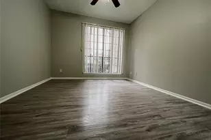 8055 Cambridge St, Houston, TX 77054 - Photo 9