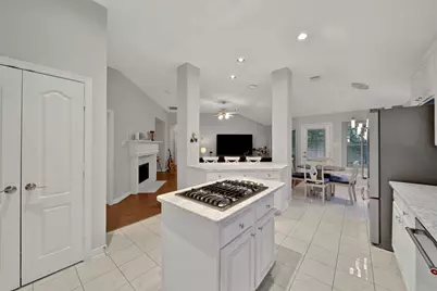 12126 Laguna Pointe Lane, Houston, TX 77041 - Photo 9