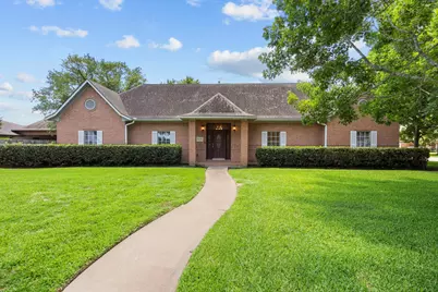 616 Westwood Circle, La Marque, TX 77568 - Photo 1