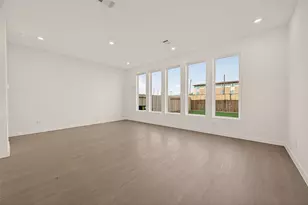 9031 La Pau Ln, Houston, TX 77051 - Photo 5