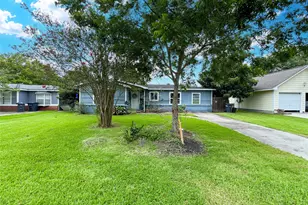 206 Cedar Dr, Hitchcock, TX 77563 - Photo 3