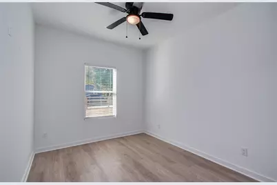 8316 Peachtree Street, Houston, TX 77016 - Photo 9