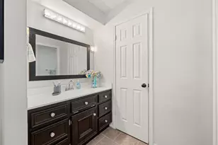 15806 Brook Forest Dr, Houston, TX 77059 - Photo 23