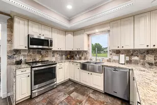 15806 Brook Forest Dr, Houston, TX 77059 - Photo 11