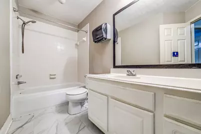 11610 Oak Lake Park Drive, Sugar Land, TX 77498 - Photo 35