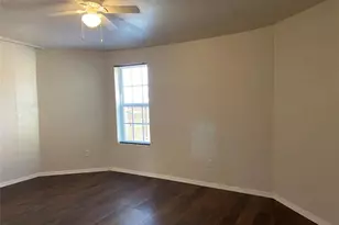 12115 Segrest Dr, Houston, TX 77047 - Photo 11