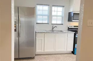 12115 Segrest Dr, Houston, TX 77047 - Photo 9