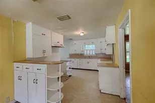 401 S Market St, Hallettsville, TX 77964 - Photo 7