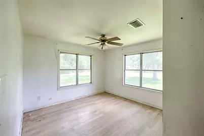 401 S Market Street, Hallettsville, TX 77964 - Photo 13