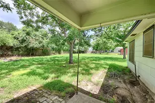 401 S Market St, Hallettsville, TX 77964 - Photo 25