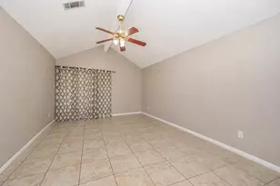 9319 Belle Park Dr, Houston, TX 77099 - Photo 11