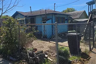 302 S 72nd St, Houston, TX 77011 - Photo 5