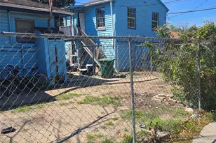 302 S 72nd St, Houston, TX 77011 - Photo 3