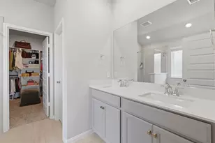 2304 W Winding Pines Dr, Tomball, TX 77375 - Photo 19