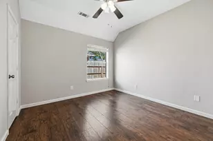 8102 Blue Jay St, Baytown, TX 77523 - Photo 3