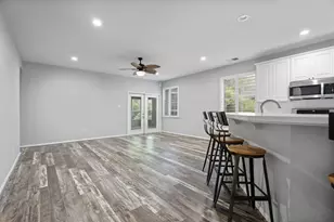 421 Livingstone Ln, League City, TX 77573 - Photo 11