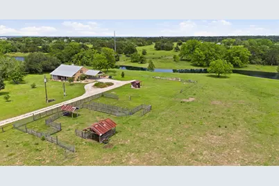 7835 Berger, Schulenburg, TX 78956 - Photo 5