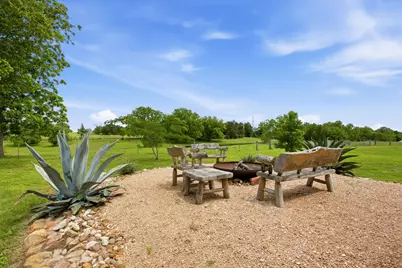 7835 Berger, Schulenburg, TX 78956 - Photo 35