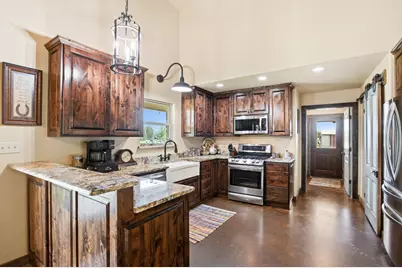 7835 Berger, Schulenburg, TX 78956 - Photo 15