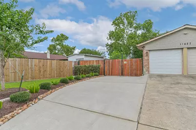 11427 Sageglen Drive, Houston, TX 77089 - Photo 5