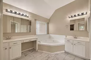 1707 Country Club Cove Dr, Baytown, TX 77521 - Photo 33