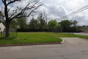 4629 Maple St, Bellaire, TX 77401 - Photo 1