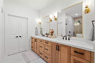 1614 Ojeman Rd, Houston, TX 77055 - Photo 33