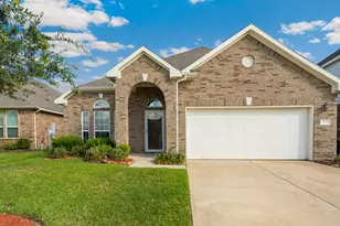 3056 Winterberry Ln, Dickinson, TX 77539 - Photo 1