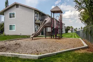 607 SW 2nd St, Enterprise, OR 97828 - Photo 3