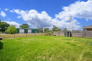 1826 William Scott St, Baytown, TX 77523 - Photo 17