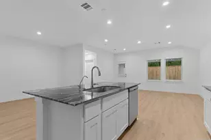 1511 Splashing Wave Dr, Iowa Colony, TX 77583 - Photo 9