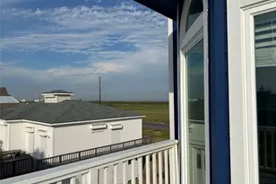 18902 W De Vaca Ln, Galveston, TX 77554 - Photo 11