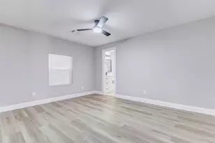 1054 Dewalt St, Houston, TX 77088 - Photo 21