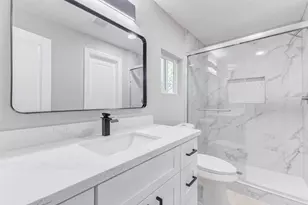 1054 Dewalt St, Houston, TX 77088 - Photo 23