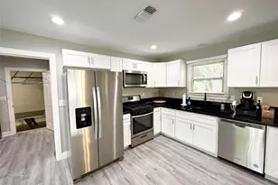 8021 White Ave, Hitchcock, TX 77563 - Photo 3