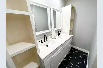 8021 White Avenue, Hitchcock, TX 77563 - Photo 29
