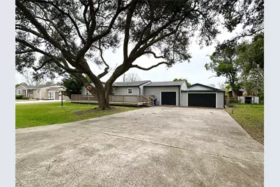 8021 White Avenue, Hitchcock, TX 77563 - Photo 1